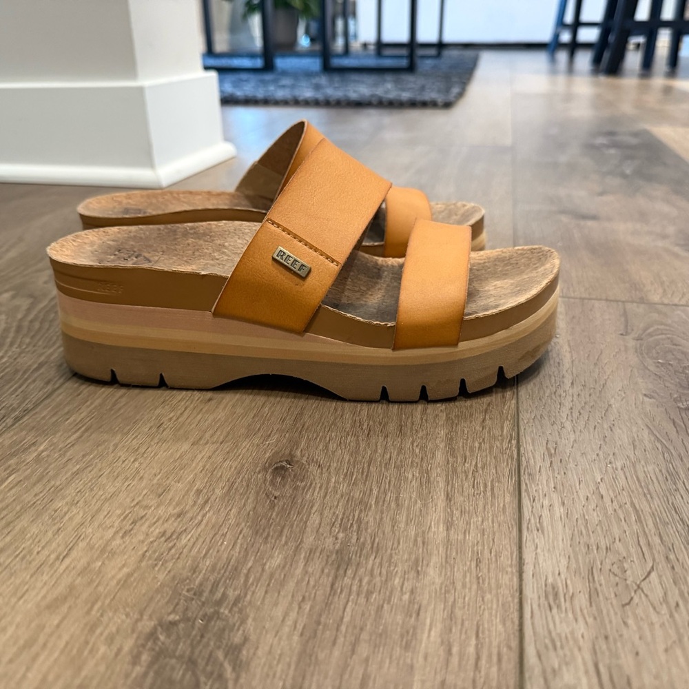 Reef Women's Brown Platform Slides